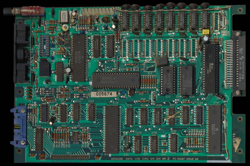 File:Dragon32 Mk2 Issue5A PCB Top.jpg